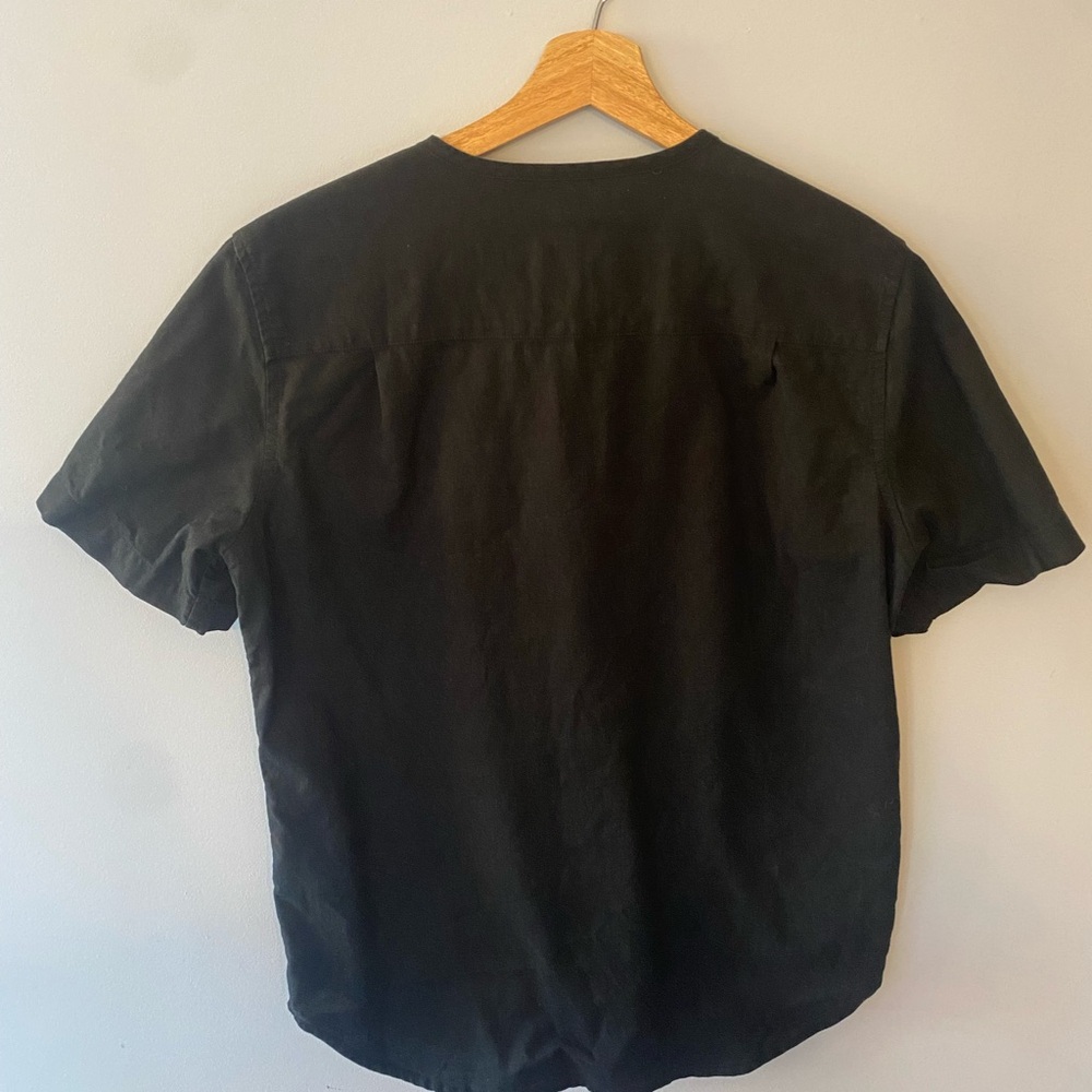 Illustrated Example button up - Picture 2 of 4